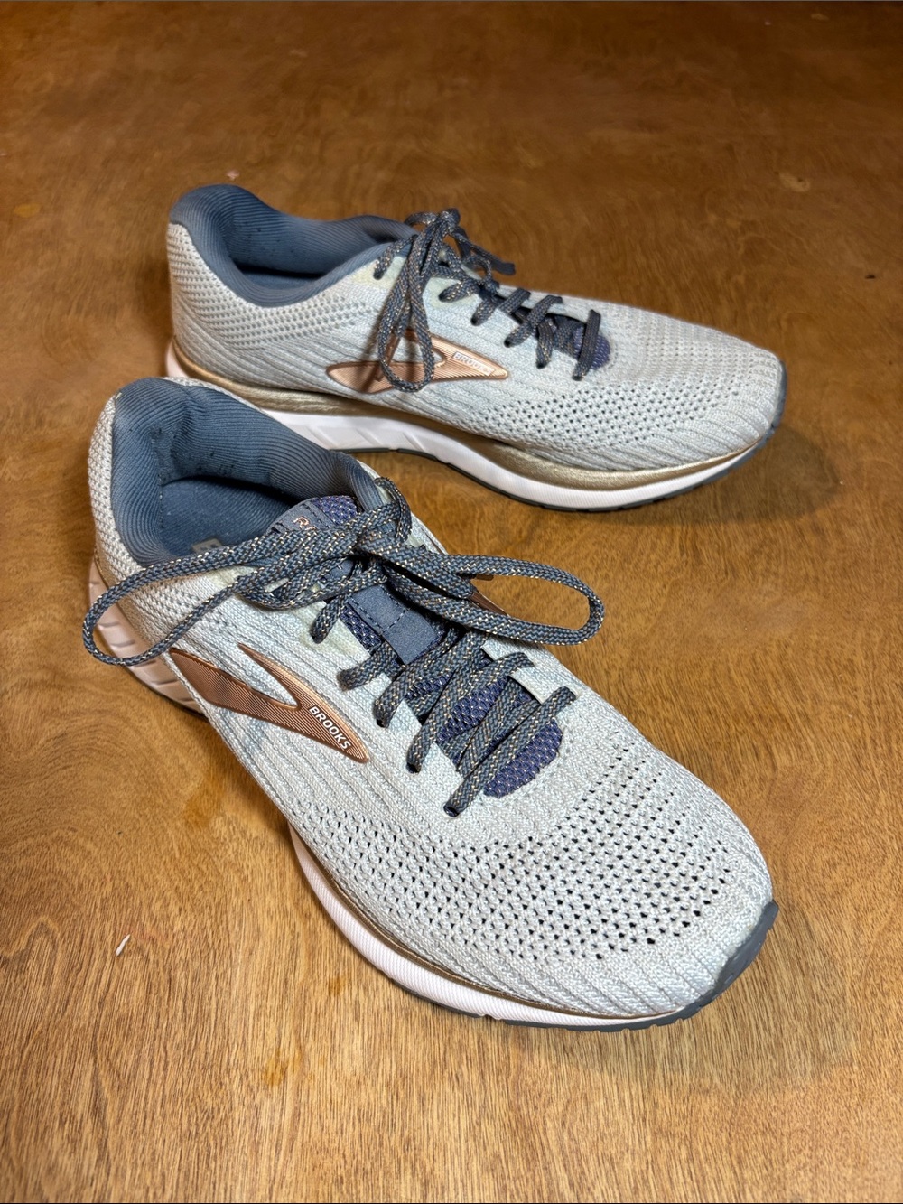 Brooks Women's Running Shoes - Light Gray with Navy and Rose Gold Accents